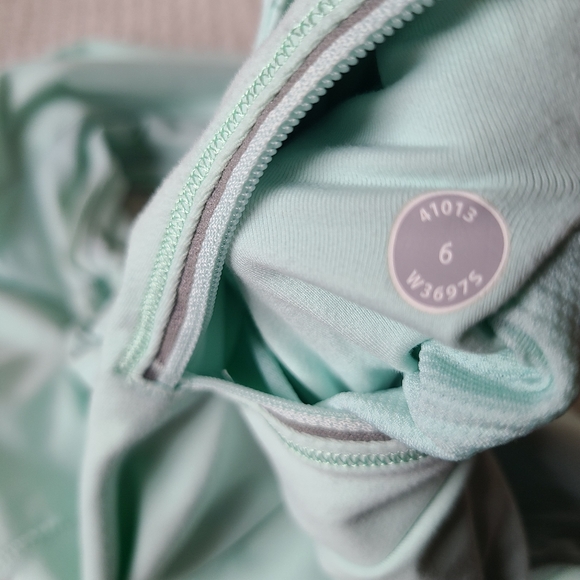 #29 Lululemon Run Reflect Pullover Mint Moment Women's Size 6 - Picture 12 of 12